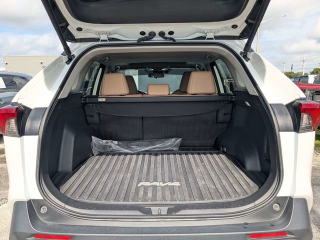 Used 2025 Beige Toyota XLE Premium image 12