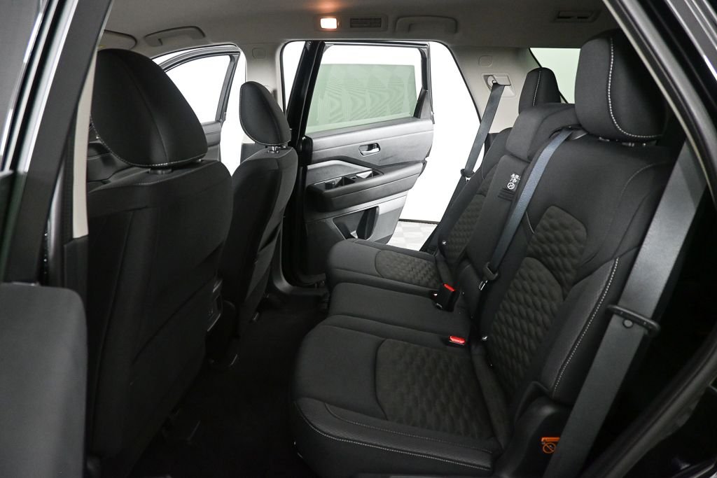 Used 2022 Black Nissan S image 17