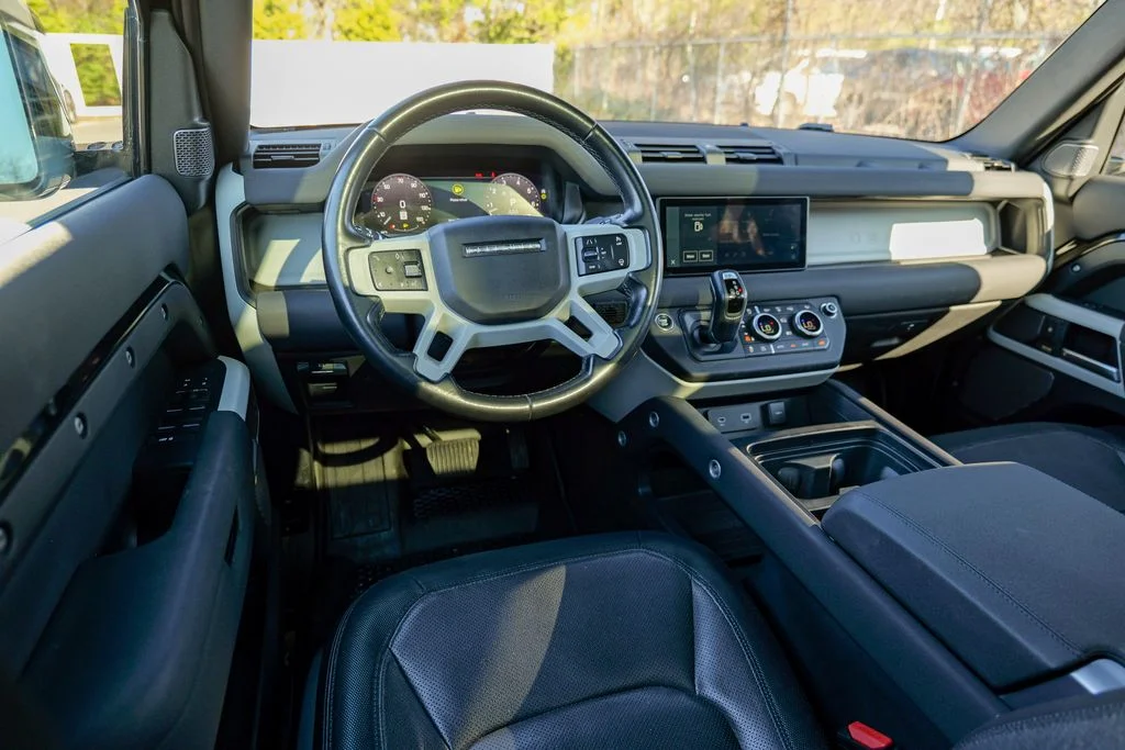 Used 2023 Santorini Black Metallic Land Rover X-Dynamic SE image 41