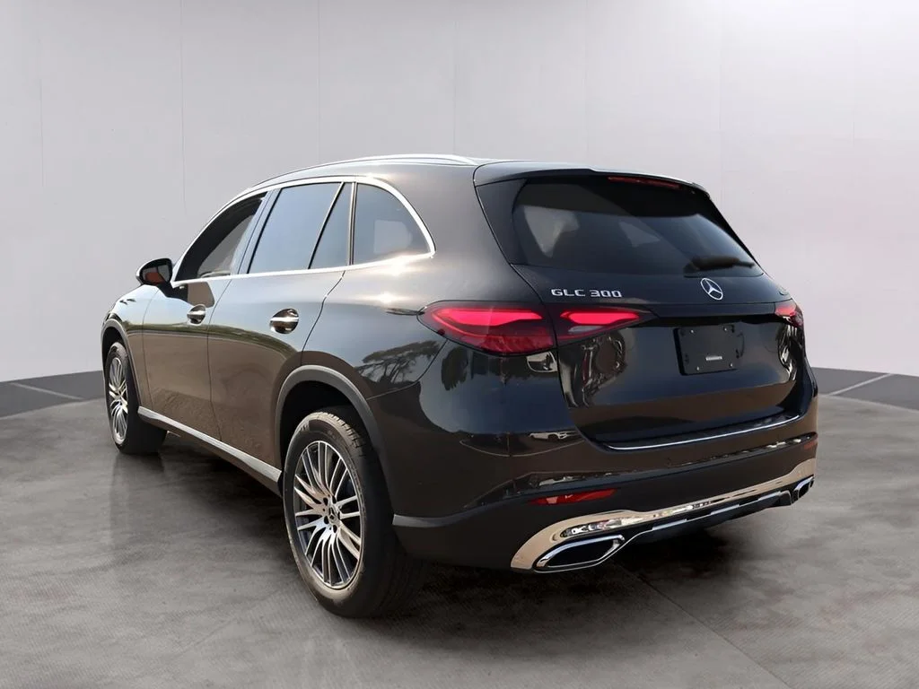 Certified Used 2026 Graphite Gray Metallic Mercedes-Benz GLC 300 image 5