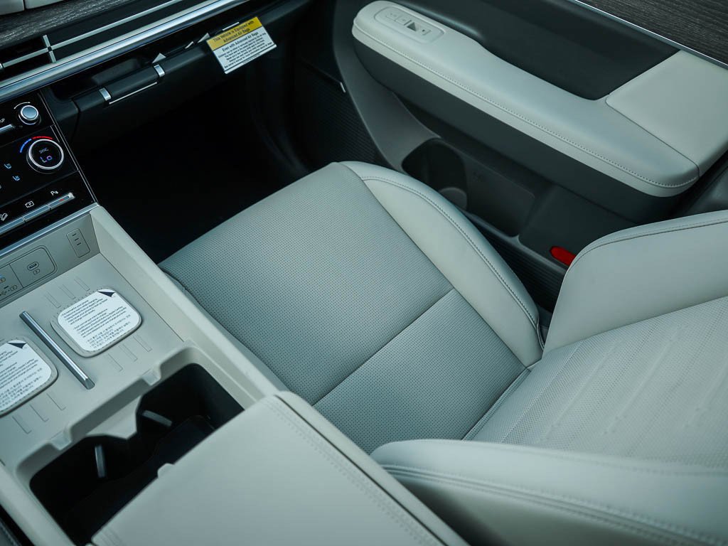 New 2026 Atlantis Blue Hyundai Limited 7P AWD image 27