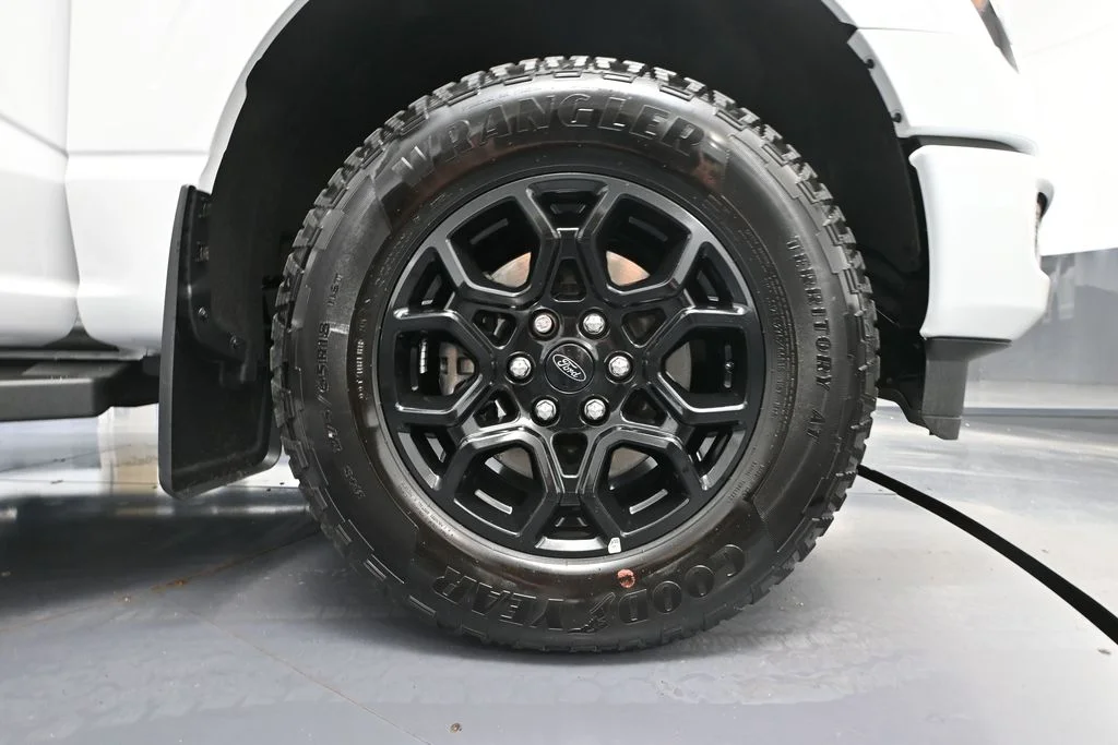 2025 Ford F-150 XLT - Photo 17
