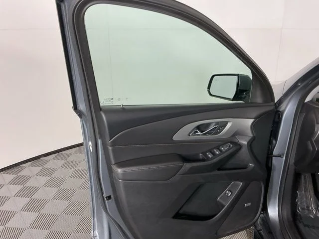 Used 2020  Chevrolet RS image 14