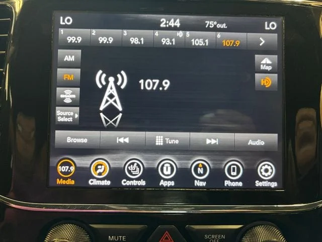 Used 2022 Bright White Clearcoat Jeep Limited image 19