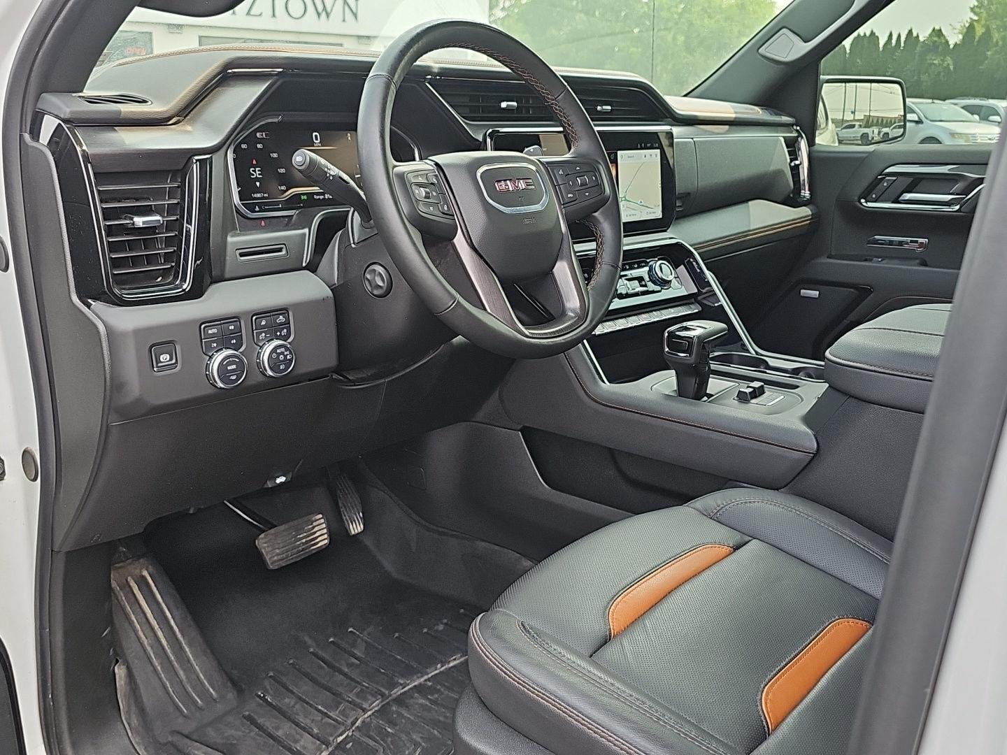 Used 2025 Summit White GMC AT4 image 13
