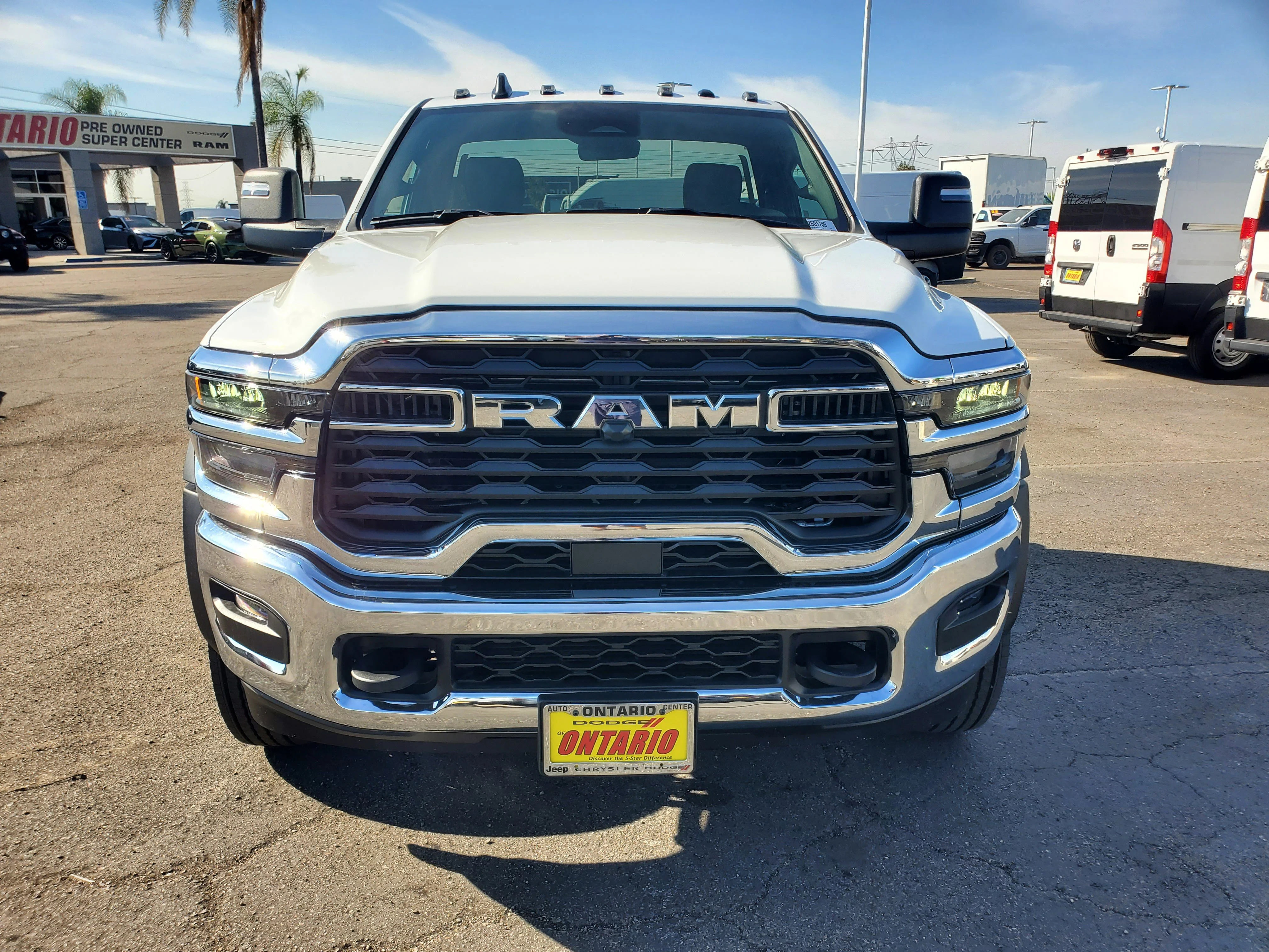 New 2026 Bright White Clear-Coat Exterior Paint RAM Tradesman image 9