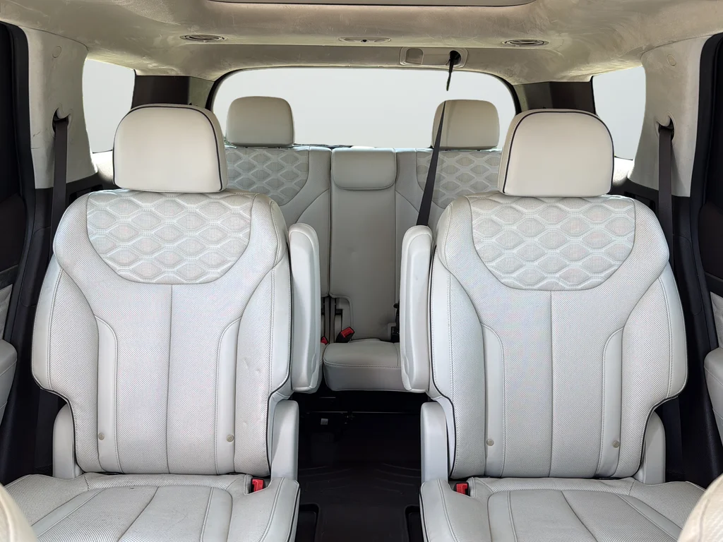 Used 2021 White Hyundai Calligraphy image 25