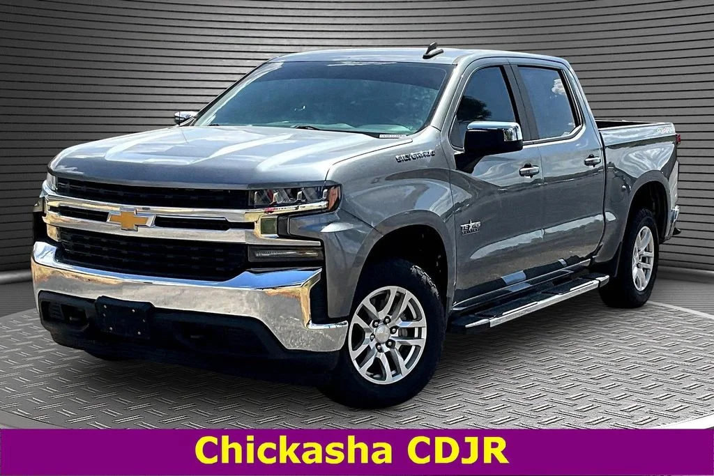 Used 2020 Gray Chevrolet LT image 1