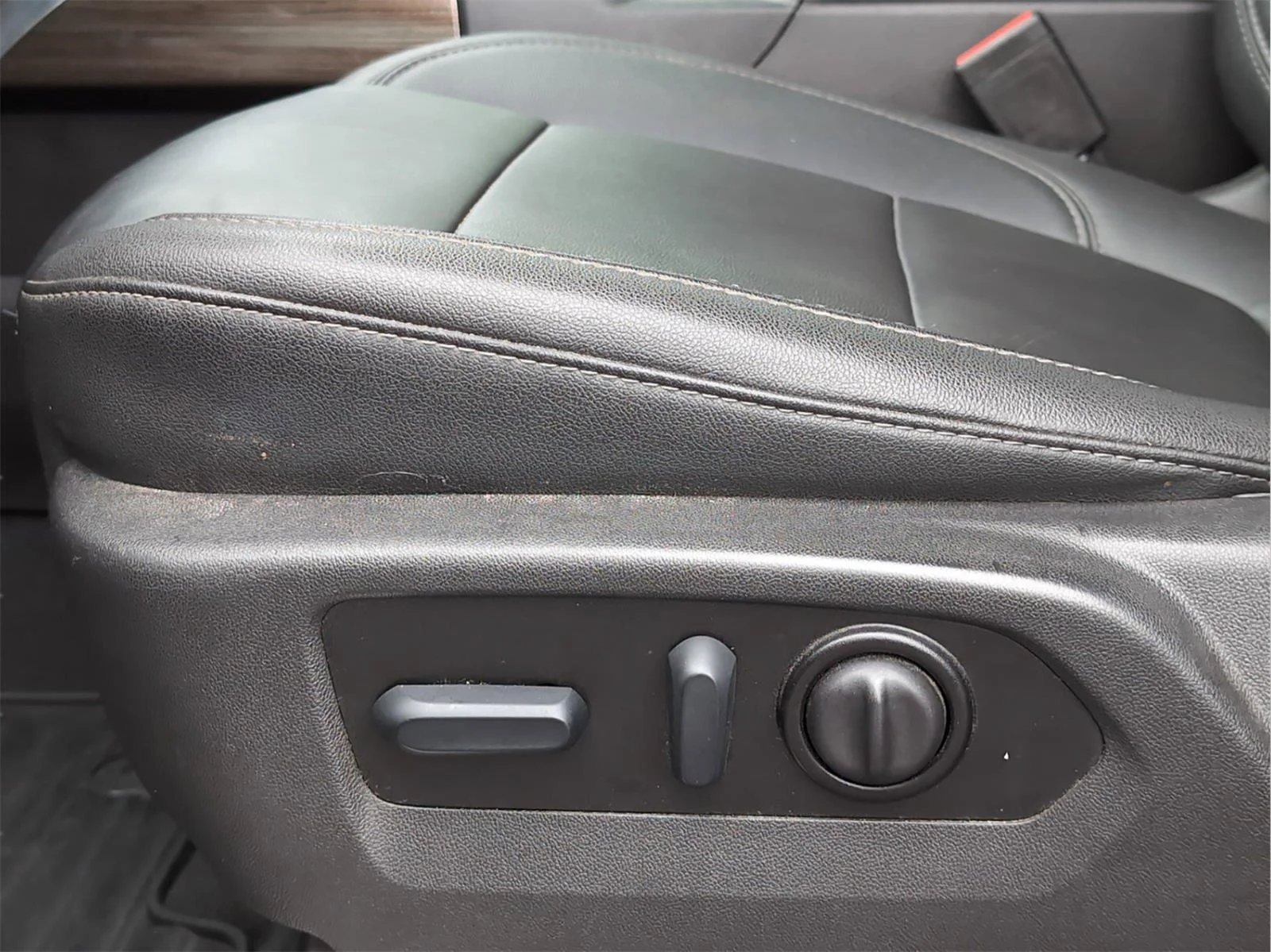 Used 2022 Black Chevrolet RST image 13