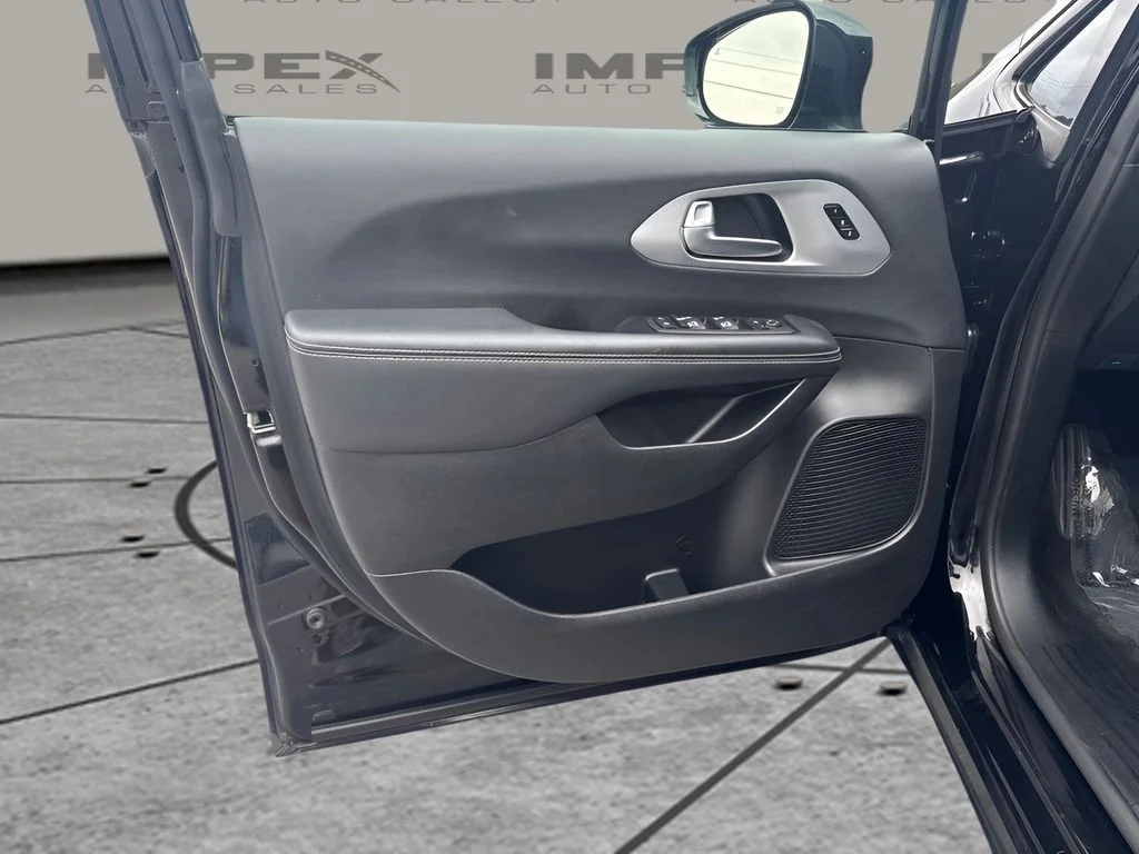 Used 2025 Black Chrysler Limited image 19