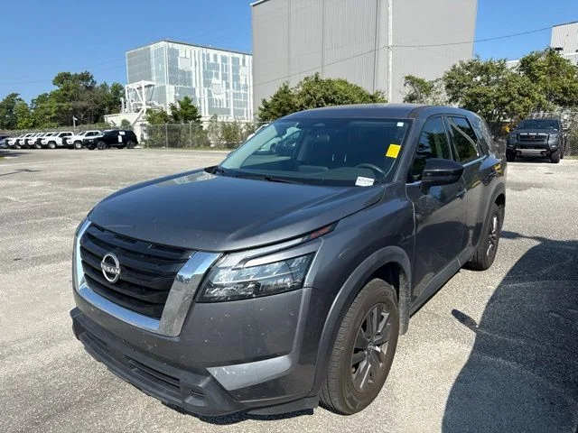 Used 2024 Gray Nissan S image 1