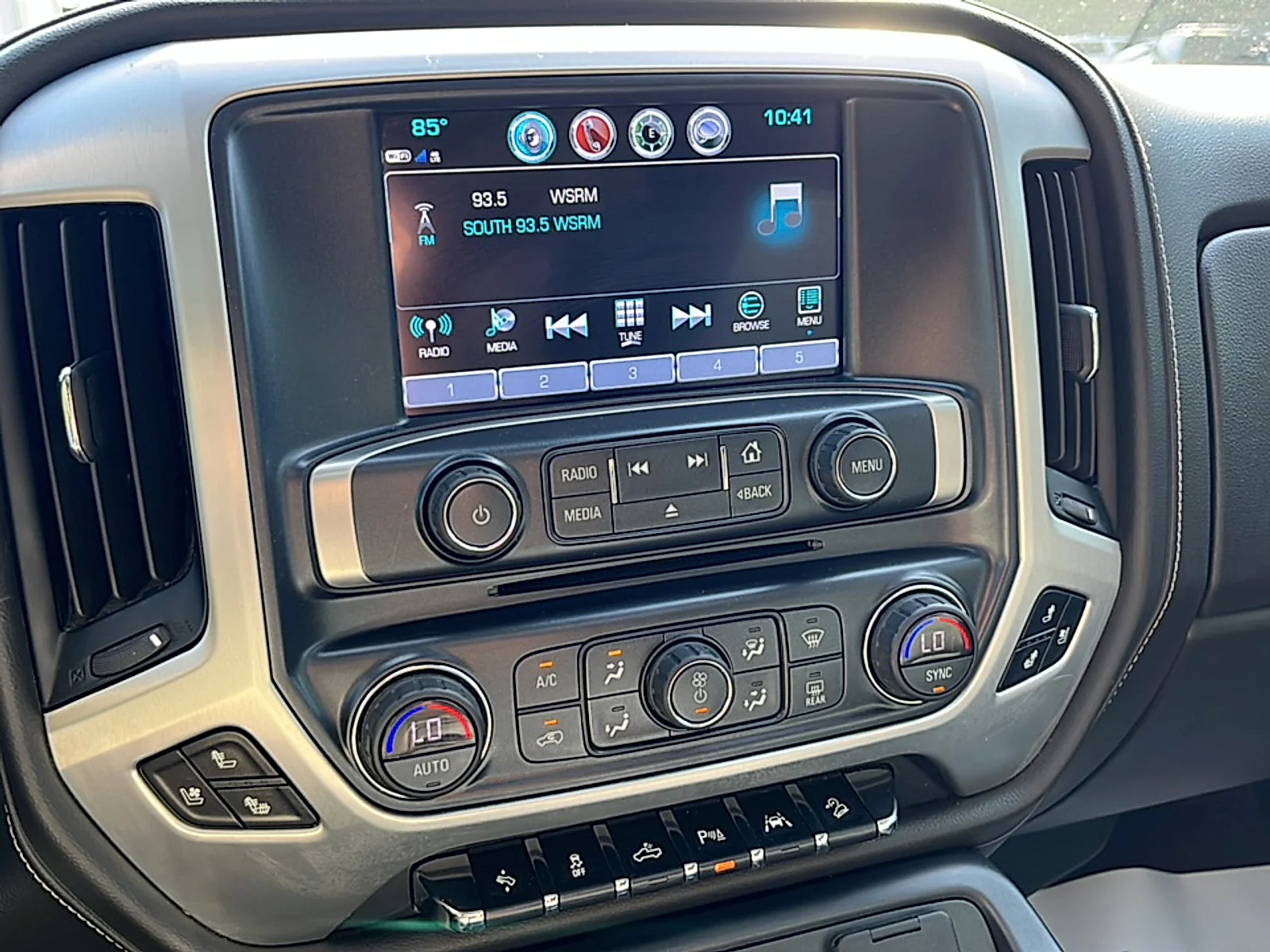 Used 2018 Quicksilver Metallic GMC SLT image 11