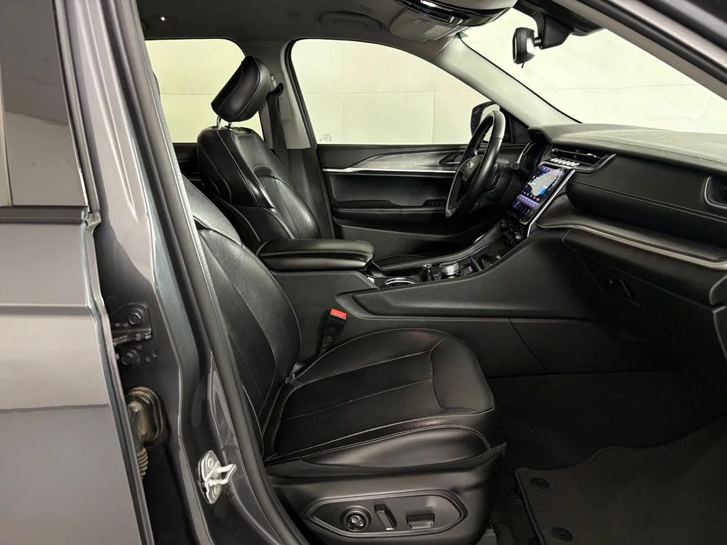 Used 2022 Gray Jeep Limited image 42