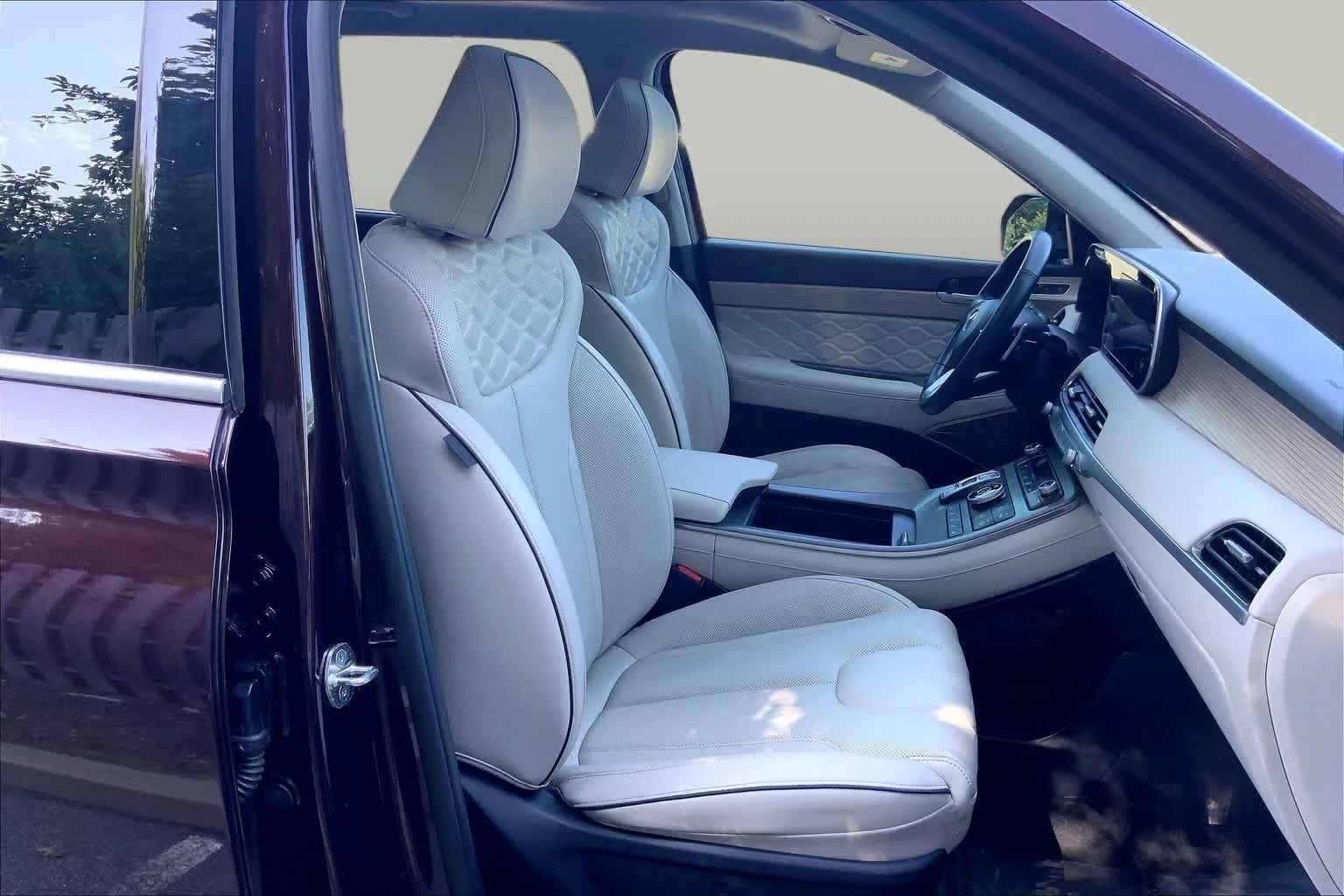 Used 2021 Sierra Burgundy Hyundai Calligraphy image 9