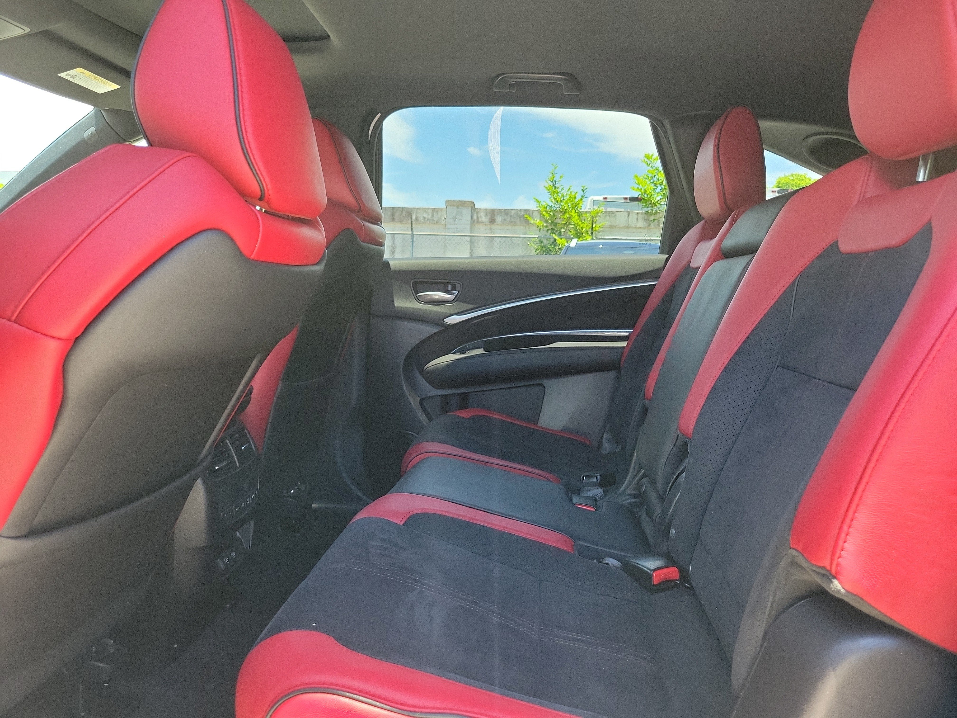 Used 2019 White Diamond Pearl Acura 3.5L Technology Pkg w/A-Spec Pkg SH-AWD image 13