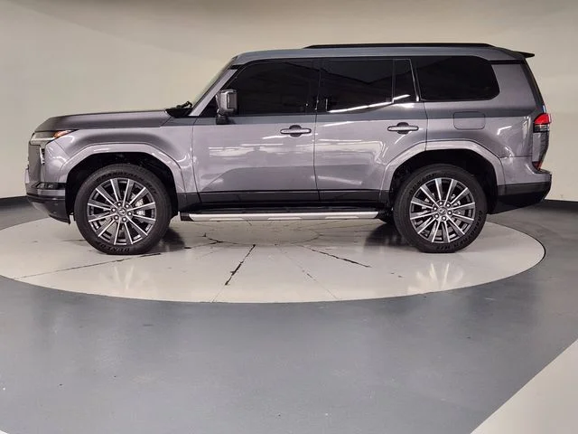 Used 2025 Gray Lexus 550 Luxury image 5