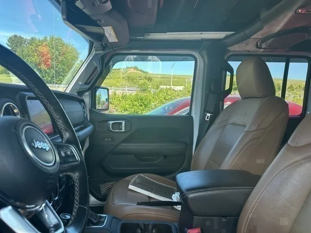 Used 2021 White Jeep Unlimited Sahara image 12