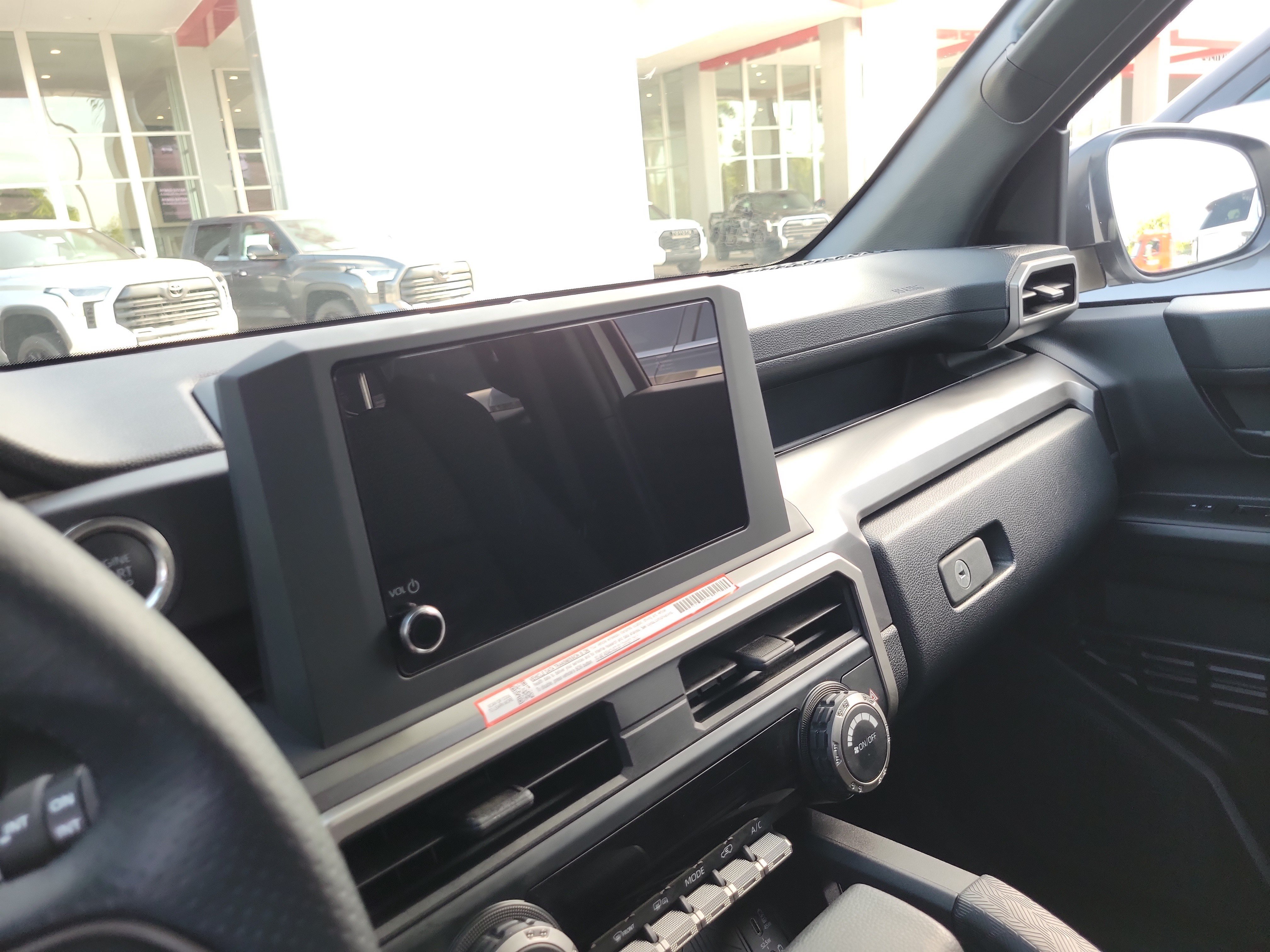 Used 2025 Ice Toyota SR5 image 28