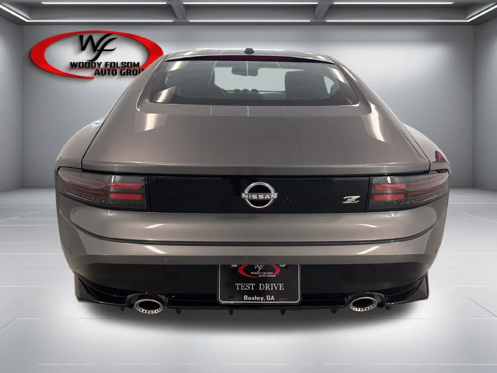 Used 2025 Gray Nissan Sport image 7