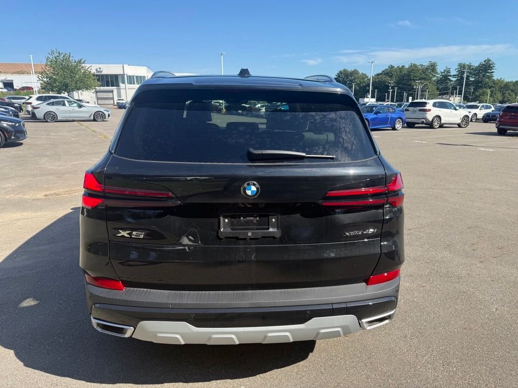 New 2026 Black Sapphire Metallic BMW xDrive40i image 4