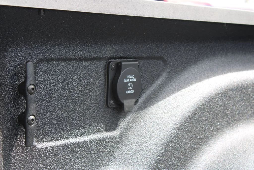 New 2026 Bright White Clear-Coat Exterior Paint Ram Laramie image 9