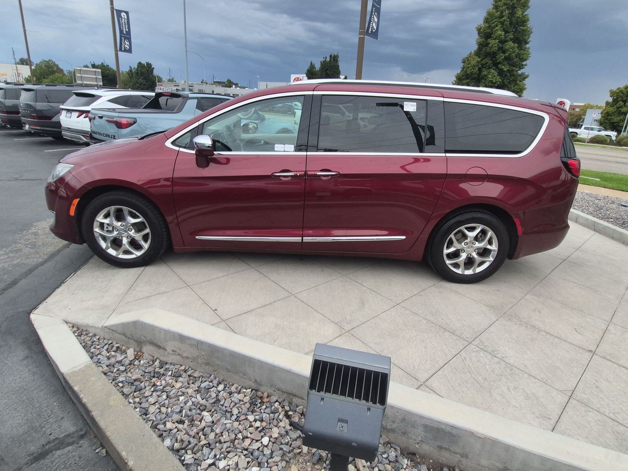 Used 2017 Velvet Red Pearlcoat Chrysler Limited image 7