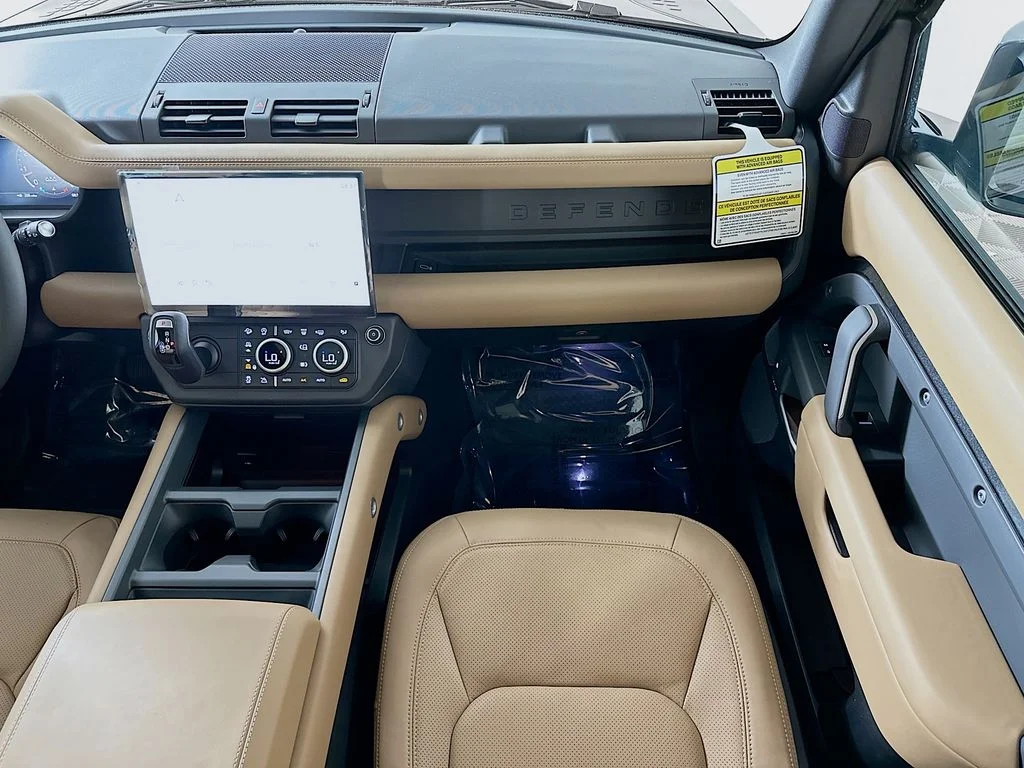 New 2026 Santorini Black Land Rover S image 27
