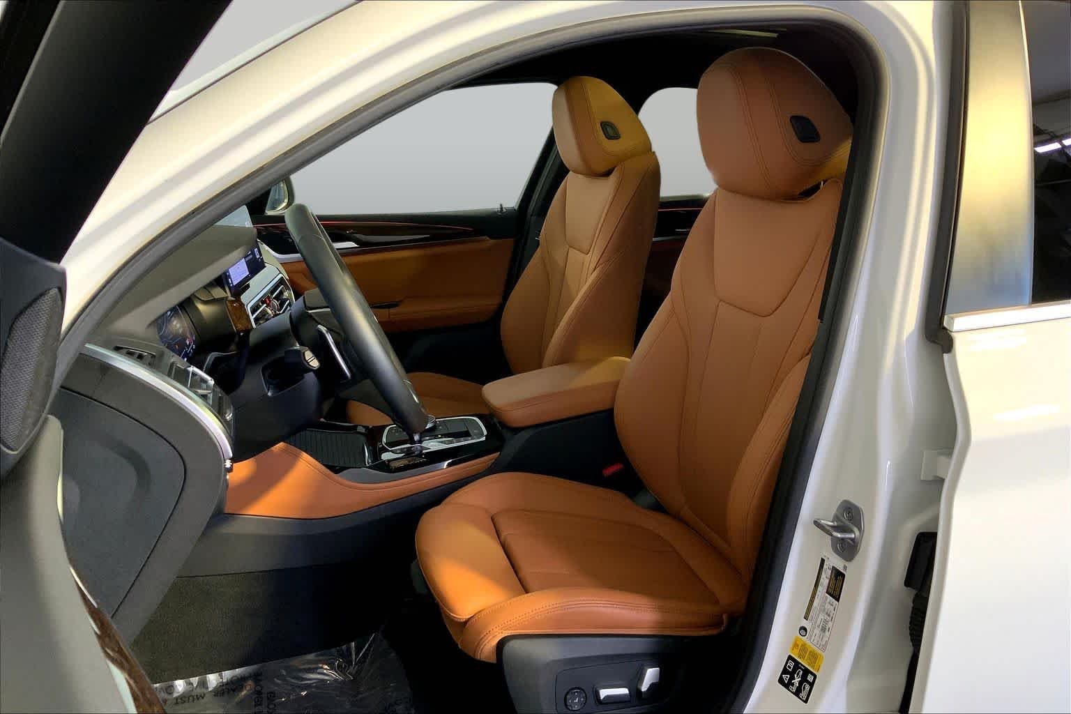Used 2024 Alpine White BMW xDrive30i image 9