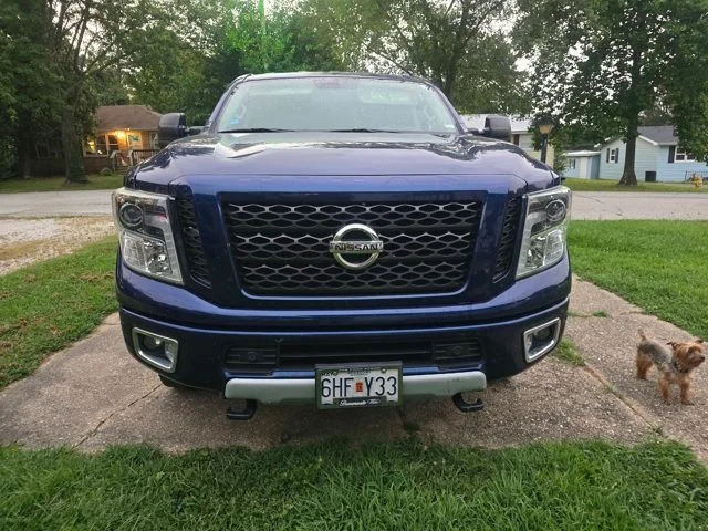 Used 2018 Blue Nissan PRO-4X image 3