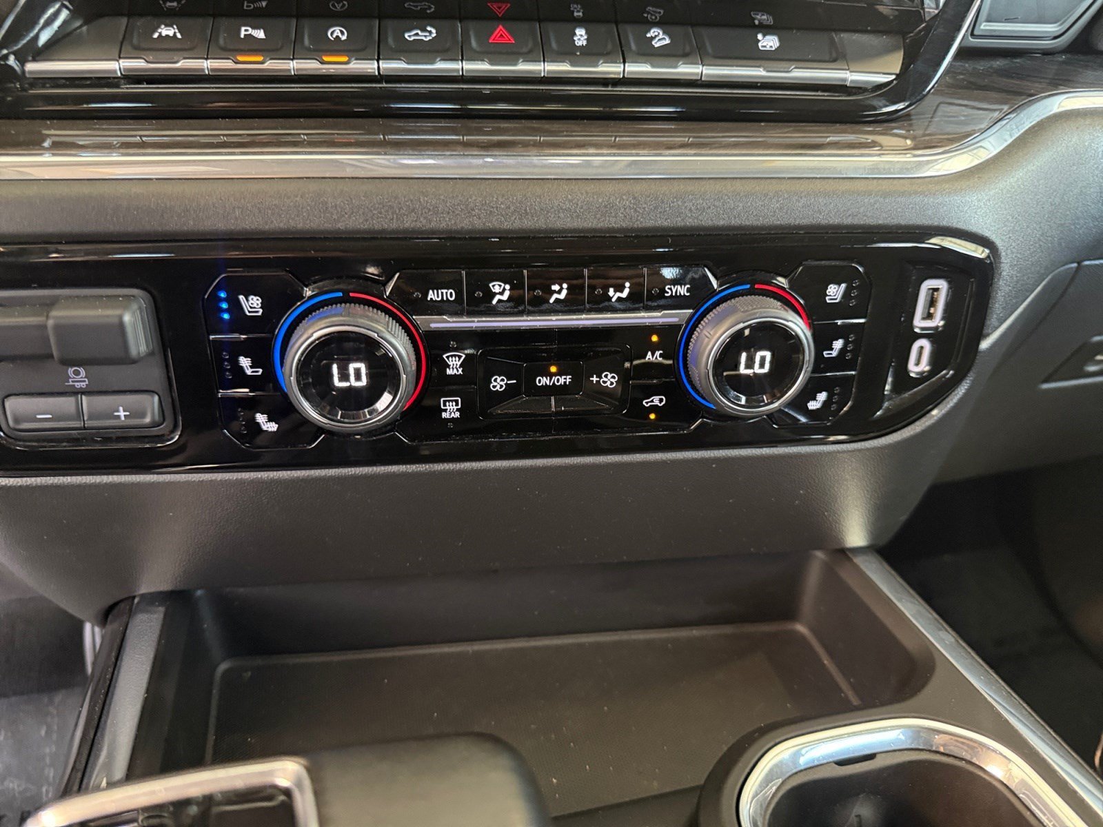 2023 Chevrolet Silverado 1500 LTZ - Photo 28