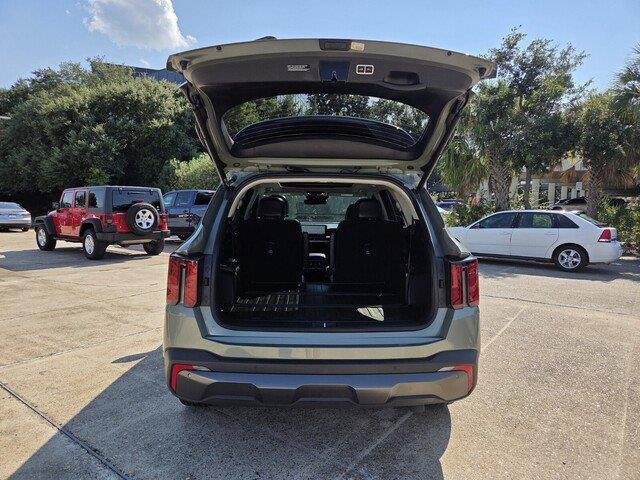 Used 2025 Jungle Green Kia X-Line EX image 29