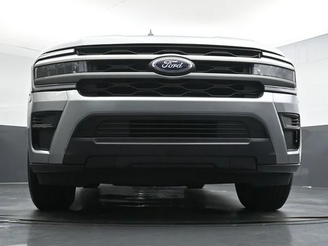 Used 2024 Silver Ford XLT image 29