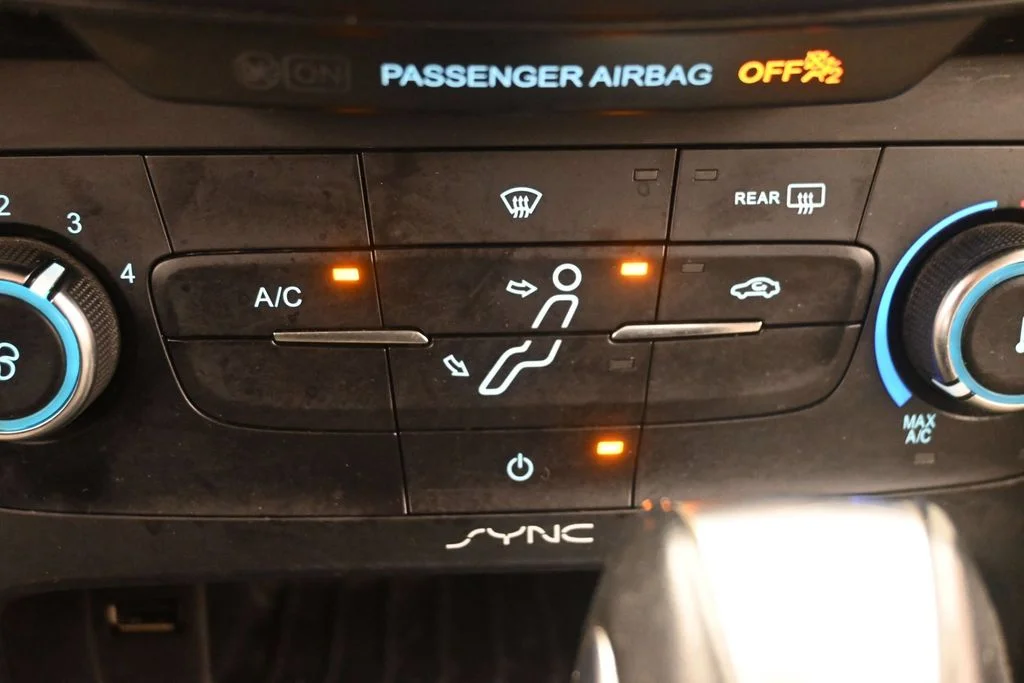 Used 2015 Red Ford SE image 20