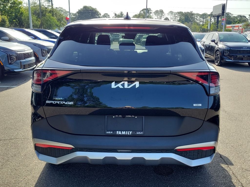 Used 2023 Fusion Black Kia LX image 5