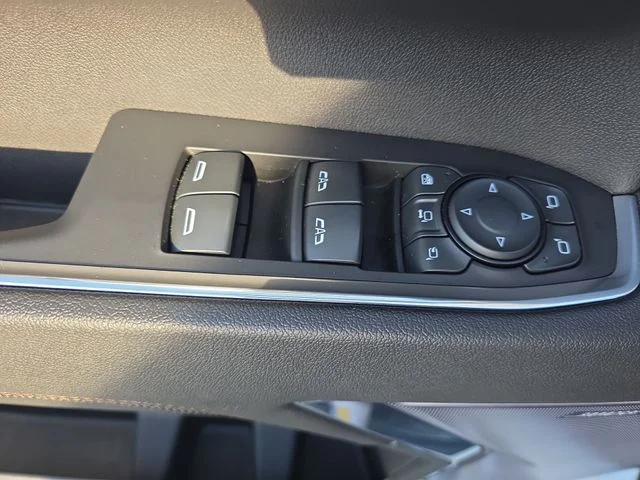 Used 2024 White Chevrolet High Country image 28