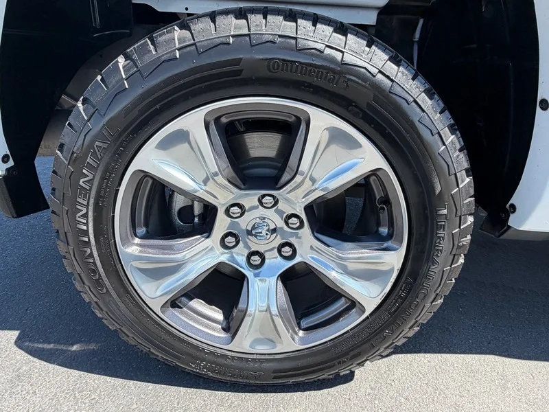 Used 2022 Bright White Clea Ram Laramie image 31
