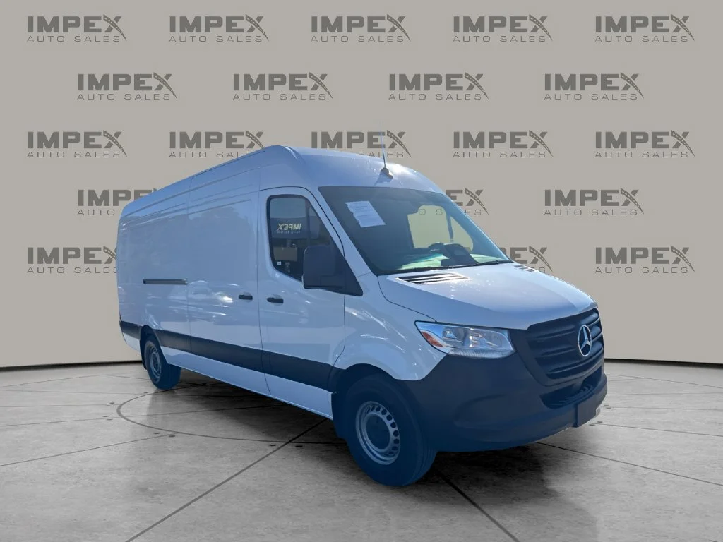 Used 2025 White Mercedes-Benz Cargo 170 WB image 7