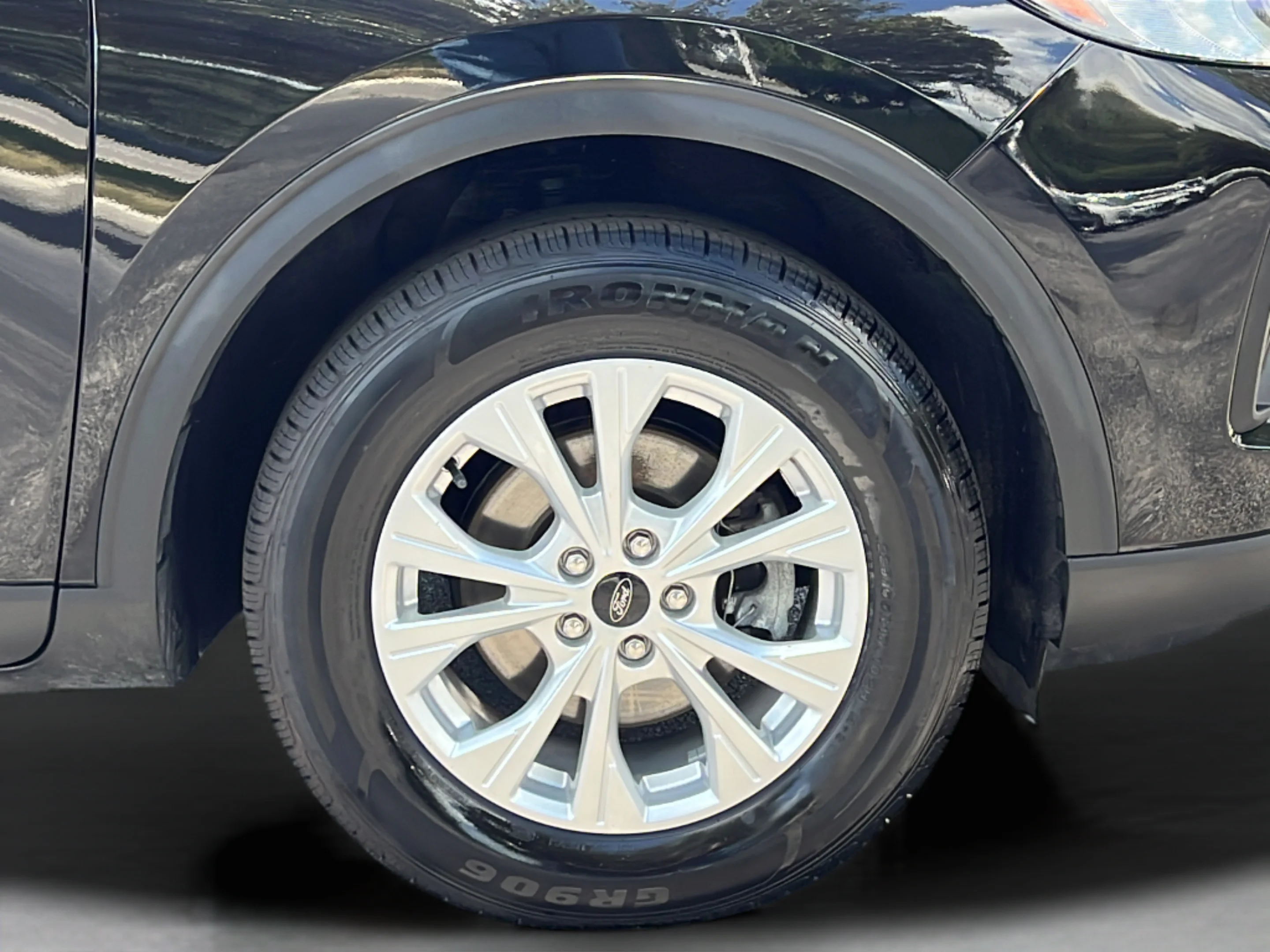 Used 2024 Black Metallic Ford Active image 23