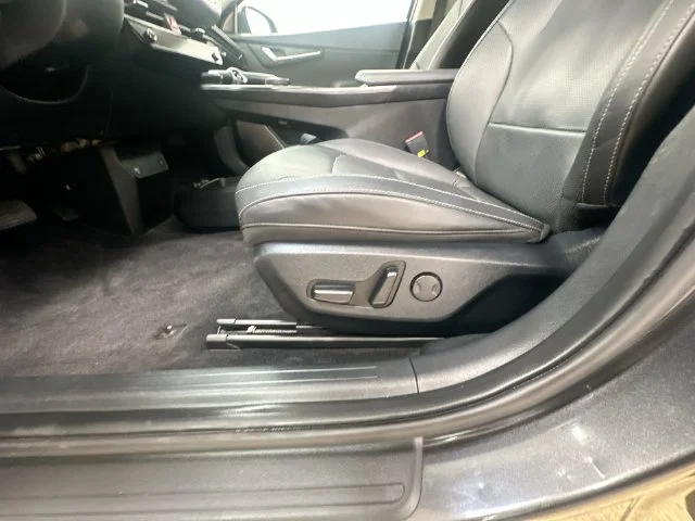 Used 2022 Gray Kia Wind image 22