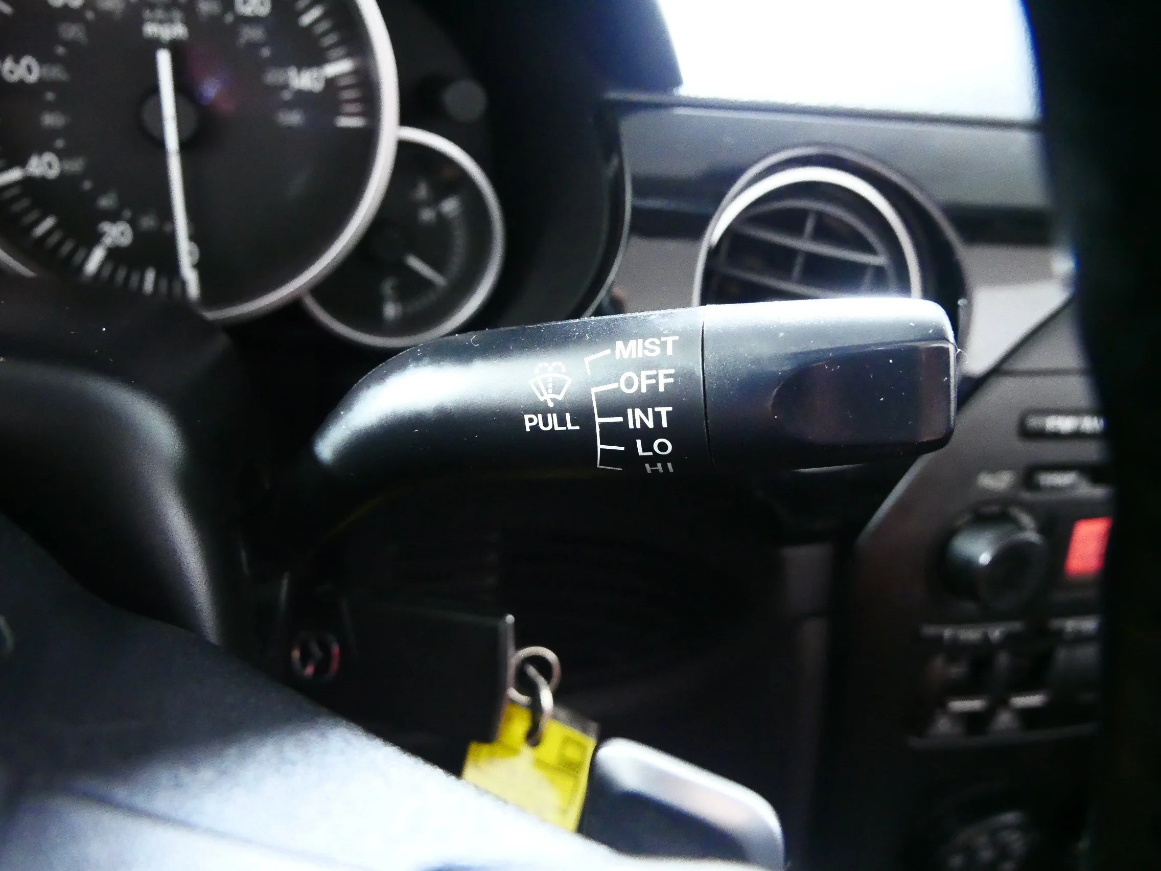 Used 2008 Brilliant Black Mazda Touring image 32