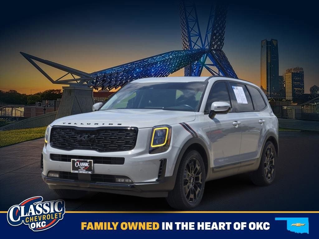 Used 2022 Gray Kia SX image 3