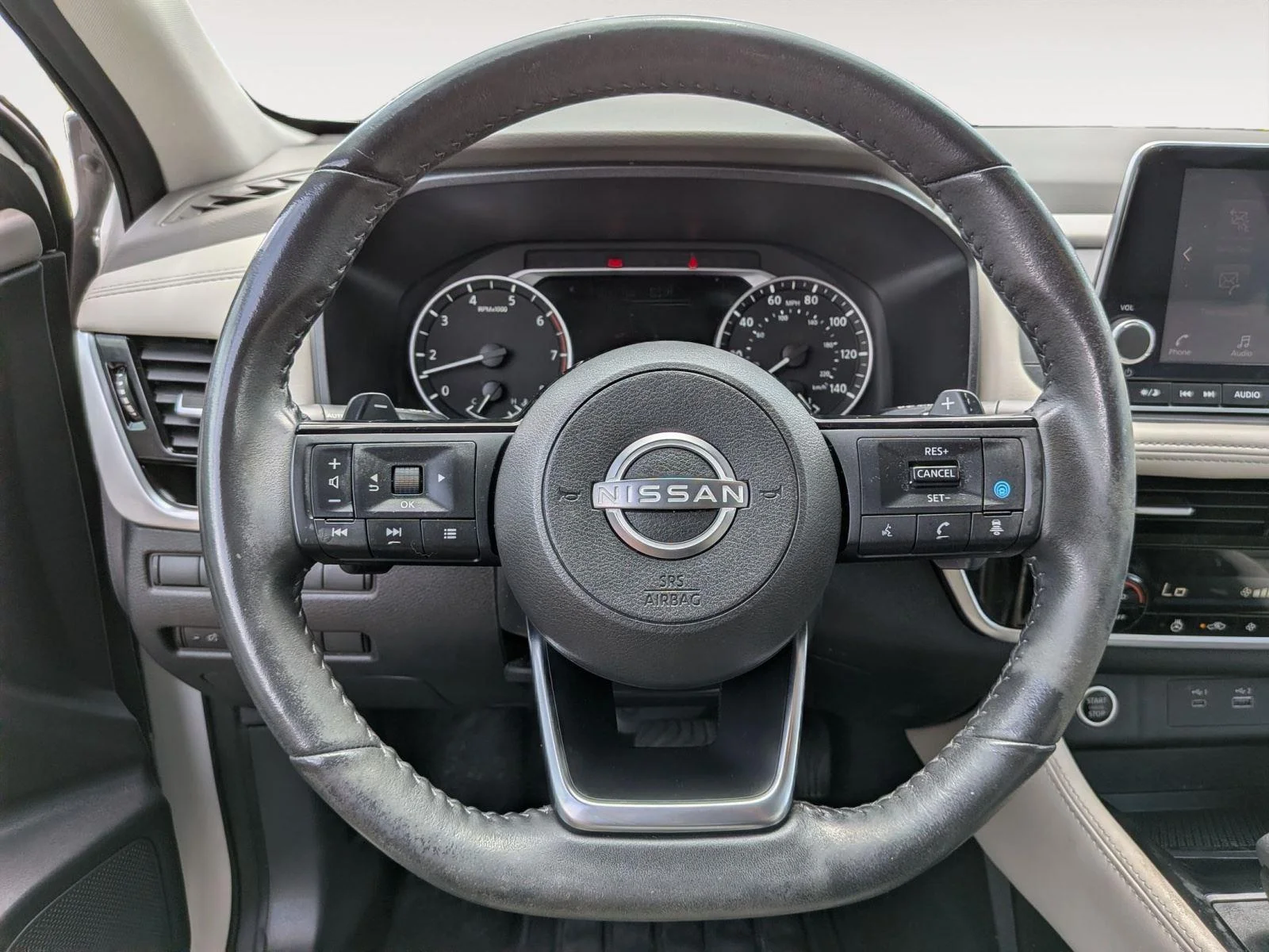 Used 2023 Pearl White Tricoat Nissan SL image 18