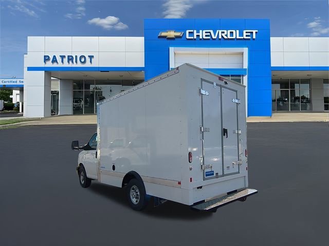 New 2025 Summit White Chevrolet 1WT image 9