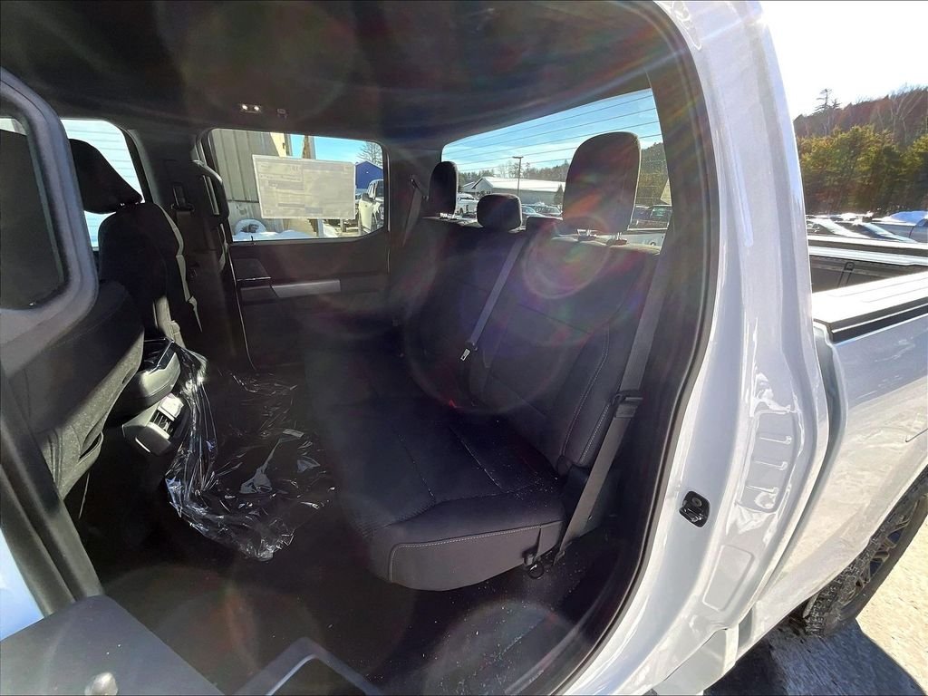 New 2026 Oxford White Ford XLT image 11