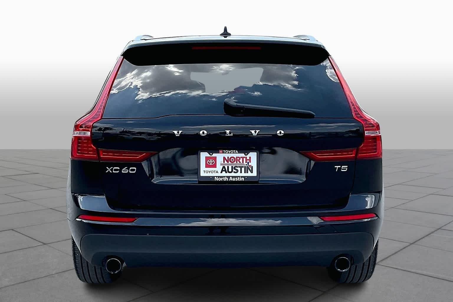 Pre-Owned 2019 Volvo XC60 Momentum