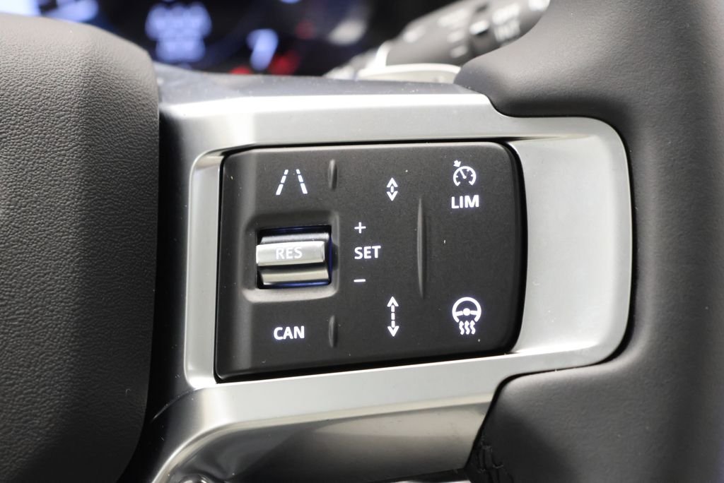 Certified Used 2026 Carpathian Gray Premium Metallic Land Rover Dynamic SE image 19