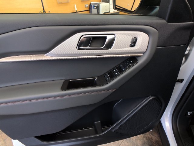 New 2026 Space White Metallic Ford Active image 12