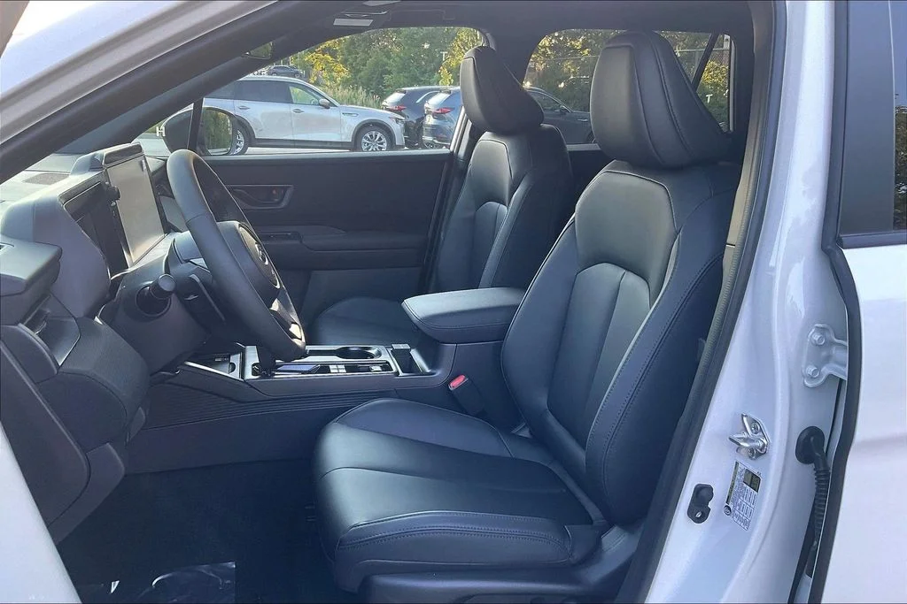 New 2026 CRYSTAL WHITE PEARL Subaru Premium image 9