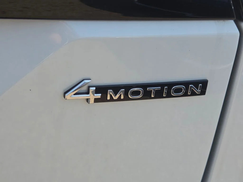New 2026 Opal White Pearl Volkswagen 2.0T Peak Edition image 6