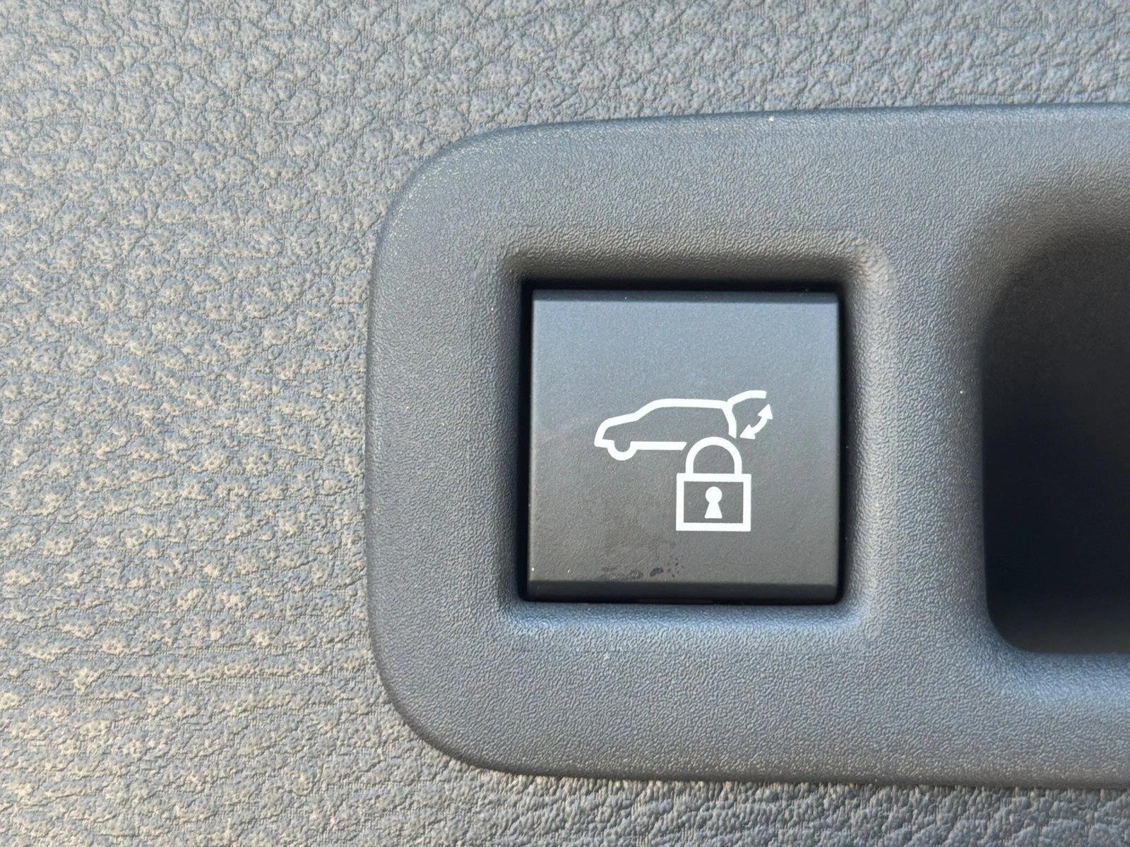 New 2026 Midnight Black Metallic Toyota XLE image 18